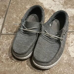 Hey Dude boys size 3 shoes